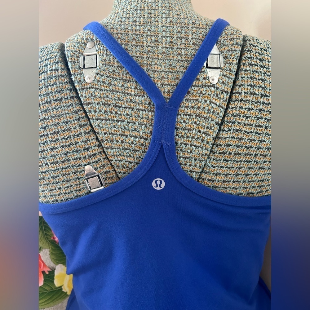 LULULEMON POWER Y TANK PIPE DREAM BLUE Sz. 10. RACERBACK, 4 WAY STRETCH. - Picture 9 of 9